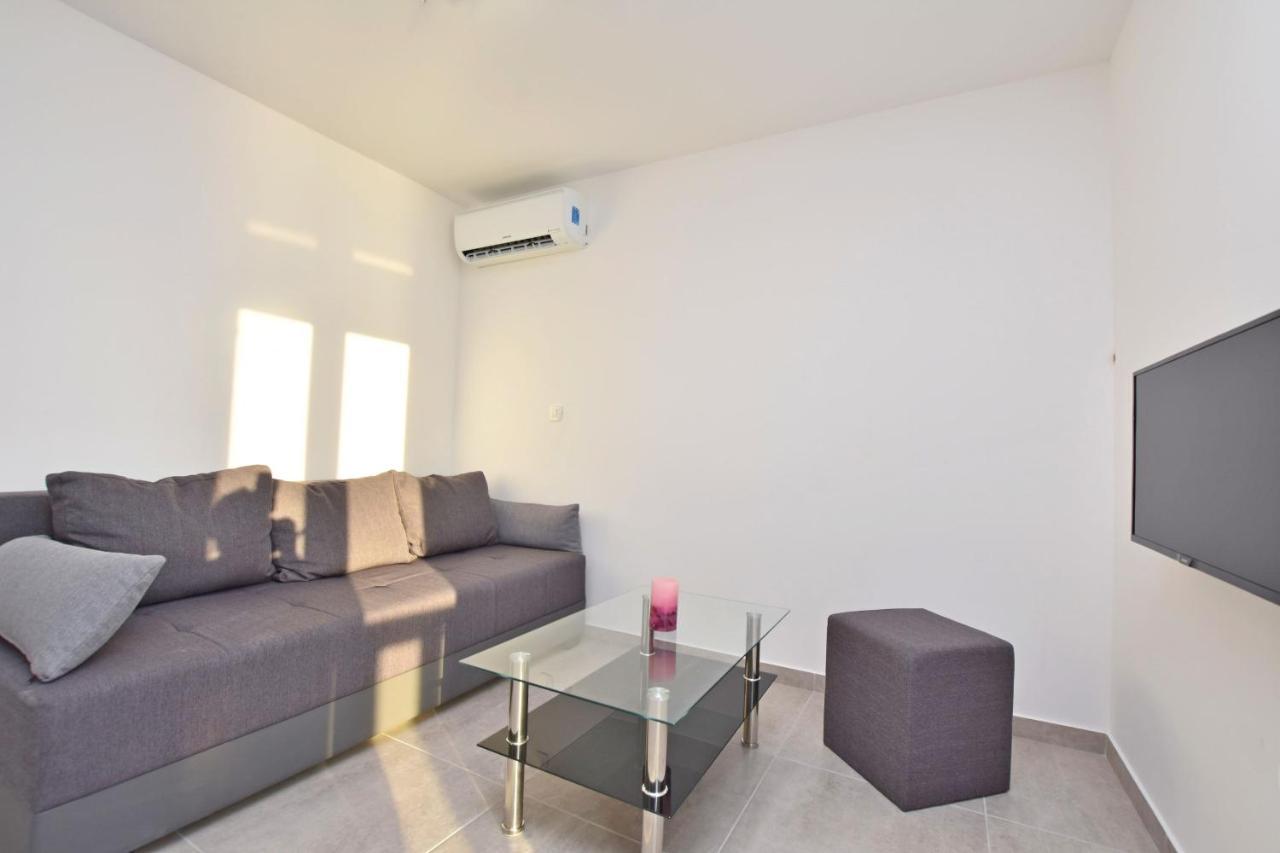 Apartments Danolic Pisak Exterior photo