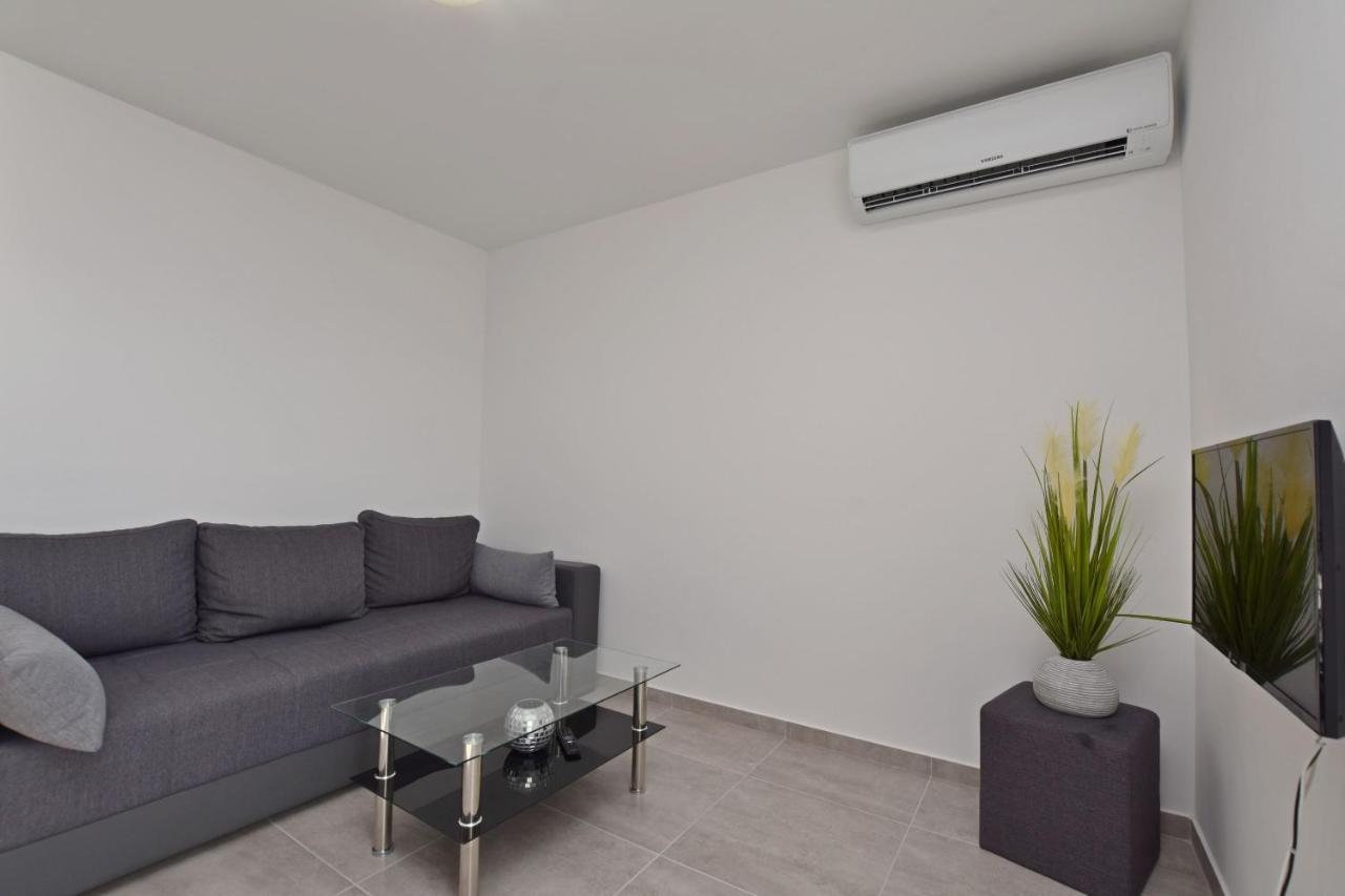 Apartments Danolic Pisak Exterior photo